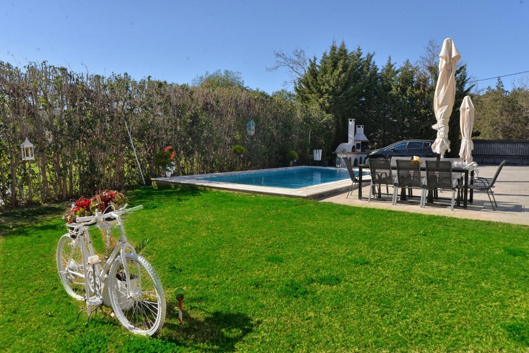 Villa Constangie Marathon  Exterior photo