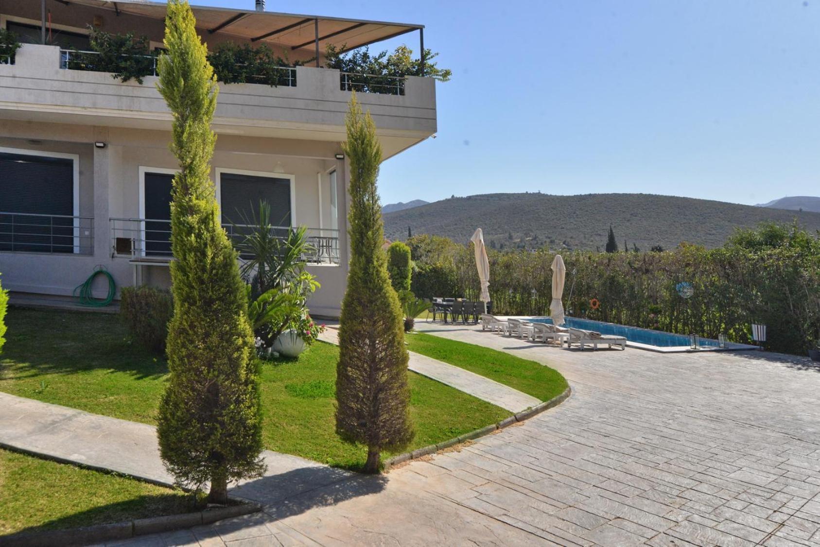 Villa Constangie Marathon  Exterior photo